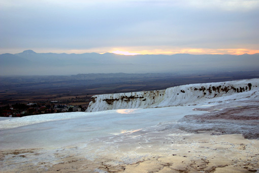 http://mywaygogo.gozaru.jp/index-Photo/Turkey-index-photo/pamukkale.jpg
